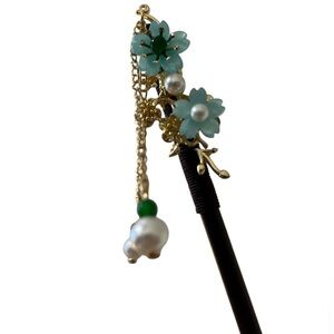 SEA GLASS BLUE GREEN AND PEARL GLASS ART HAIR PIN CHOPSTICK HAIR ACCESSORY